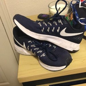 7.5 nike navy running shoes